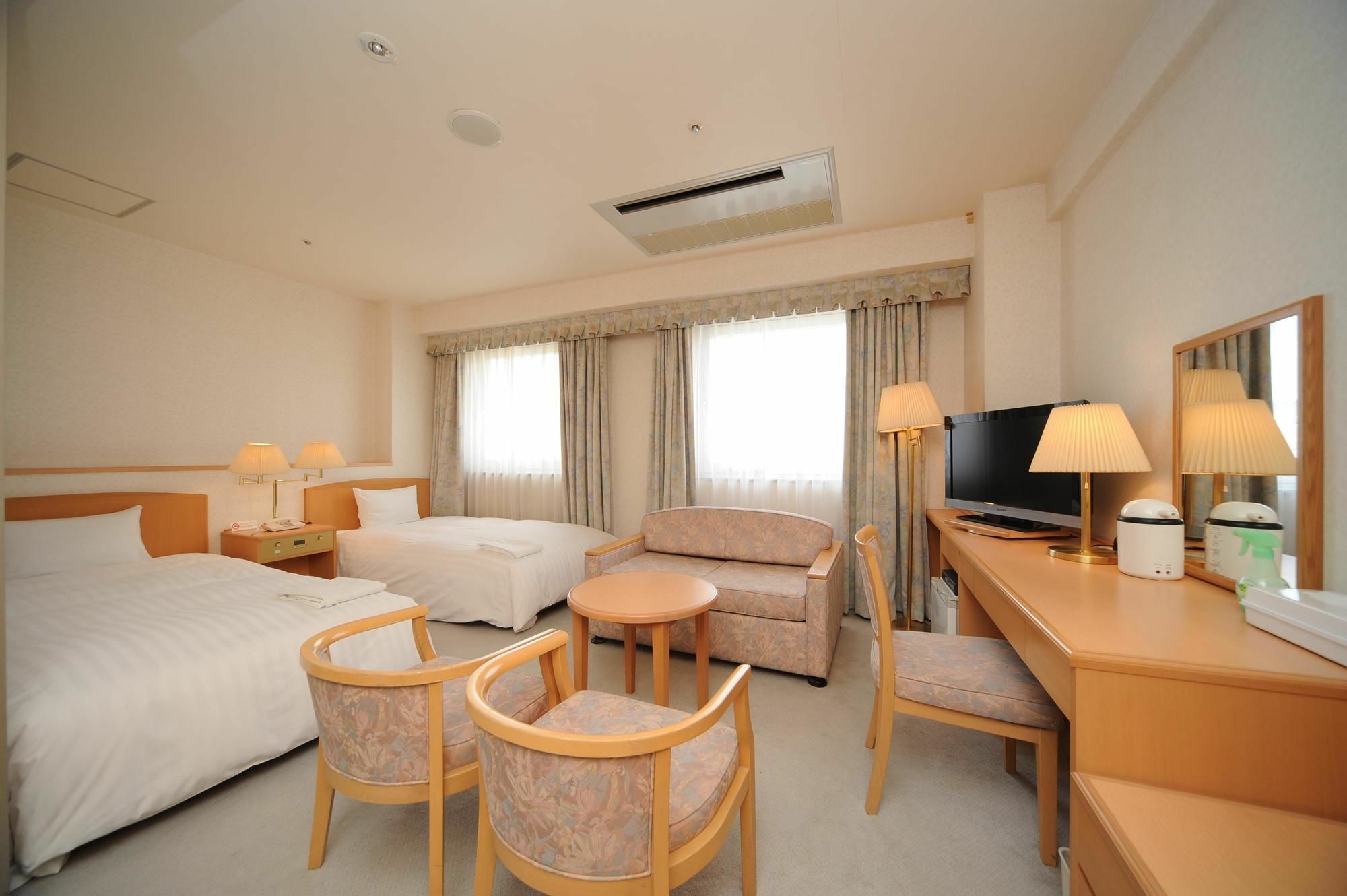 Bright Park Hotel Kōchi Zewnętrze zdjęcie